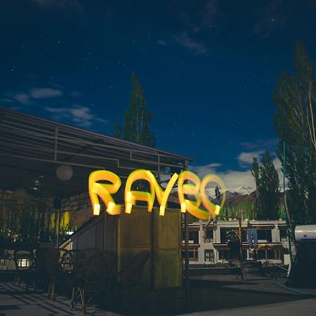 Raybo Hostel Лех Екстер'єр фото