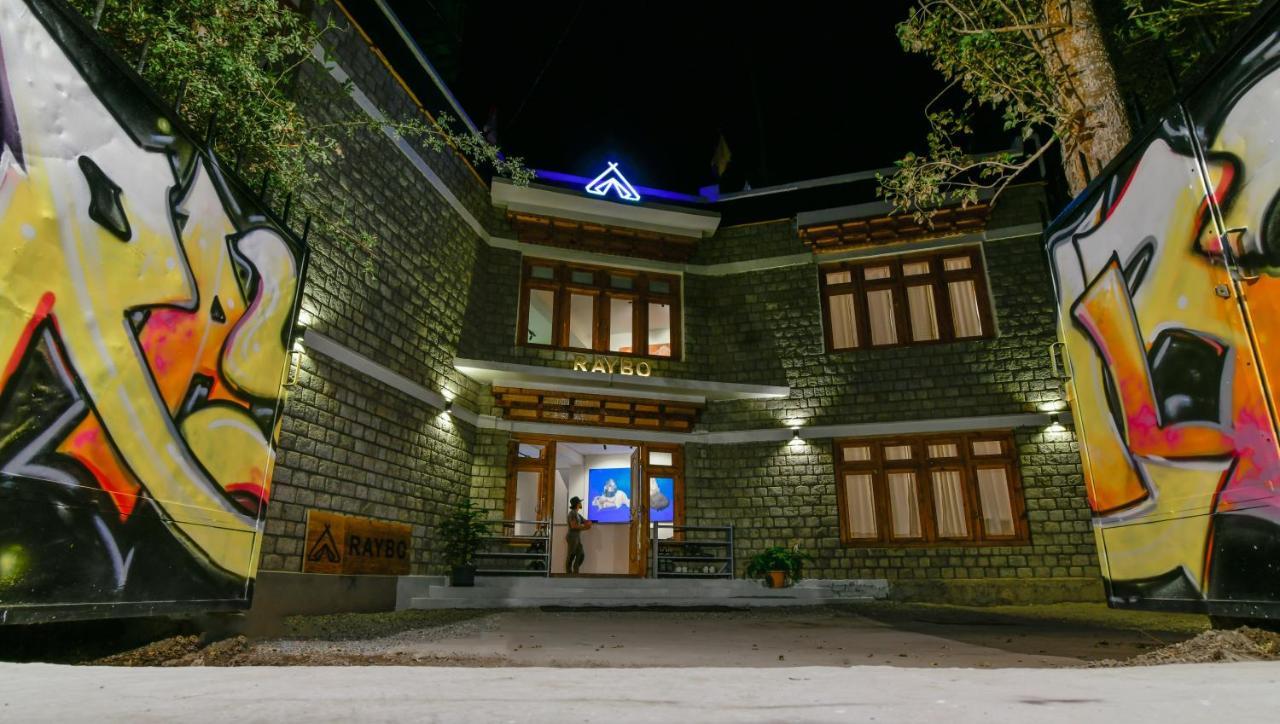 Raybo Hostel Лех Екстер'єр фото