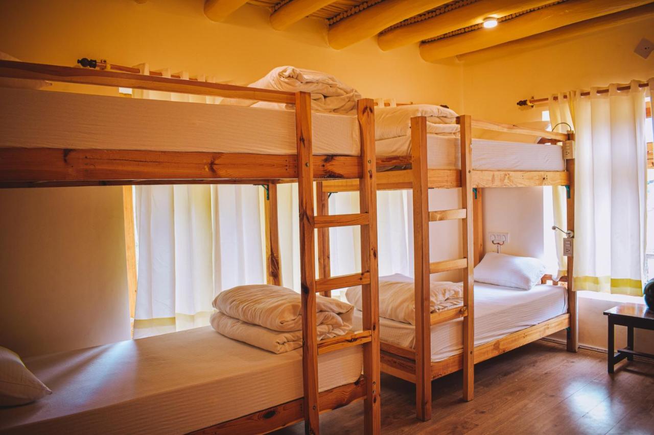 Raybo Hostel Лех Екстер'єр фото