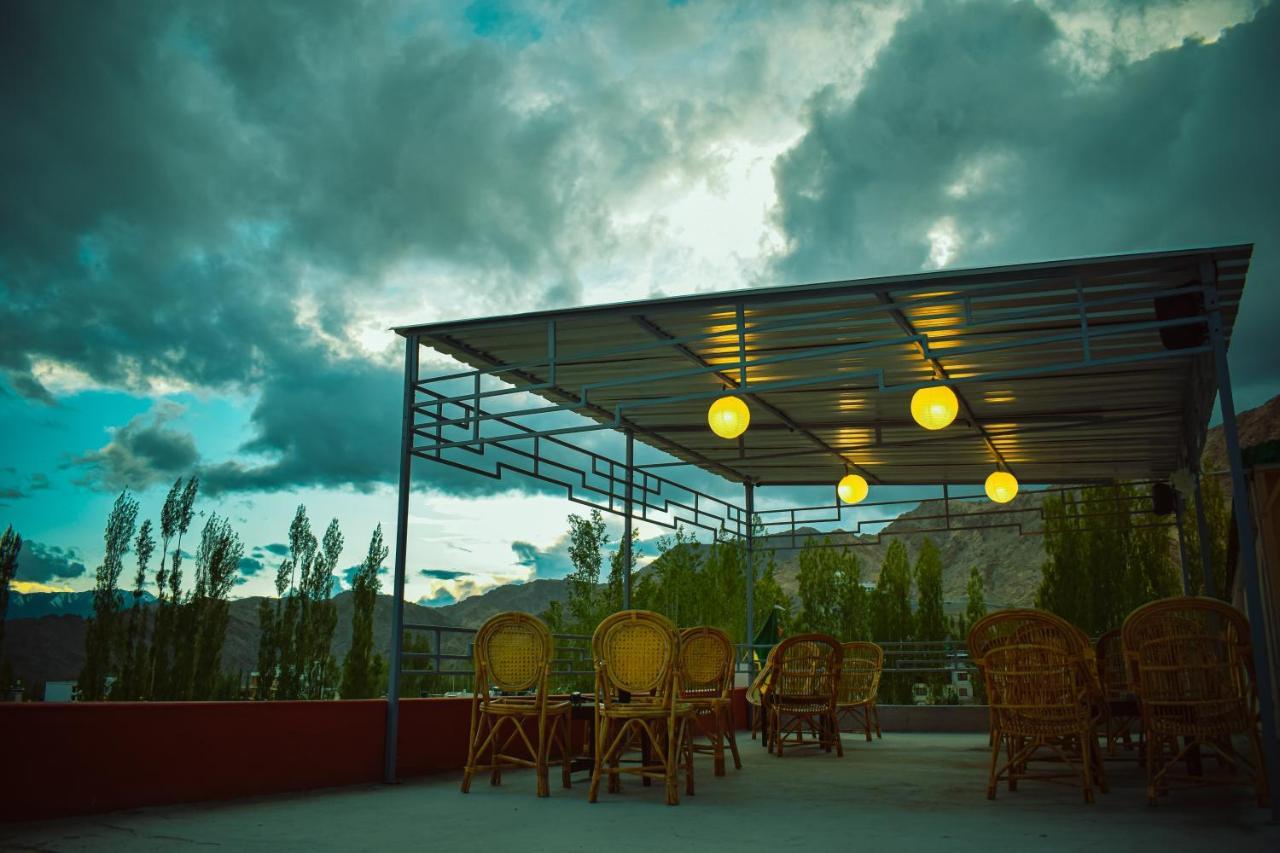 Raybo Hostel Лех Екстер'єр фото