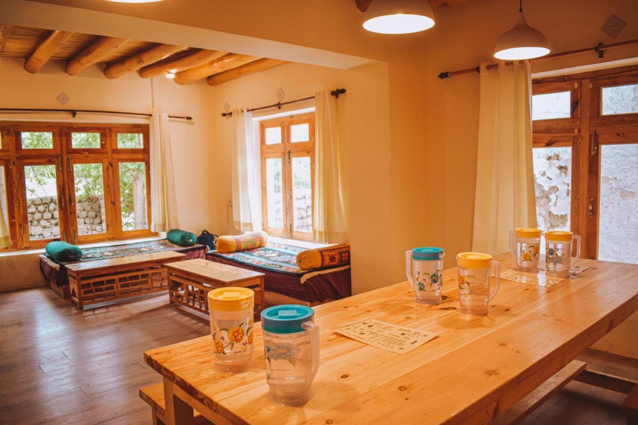 Raybo Hostel Лех Екстер'єр фото