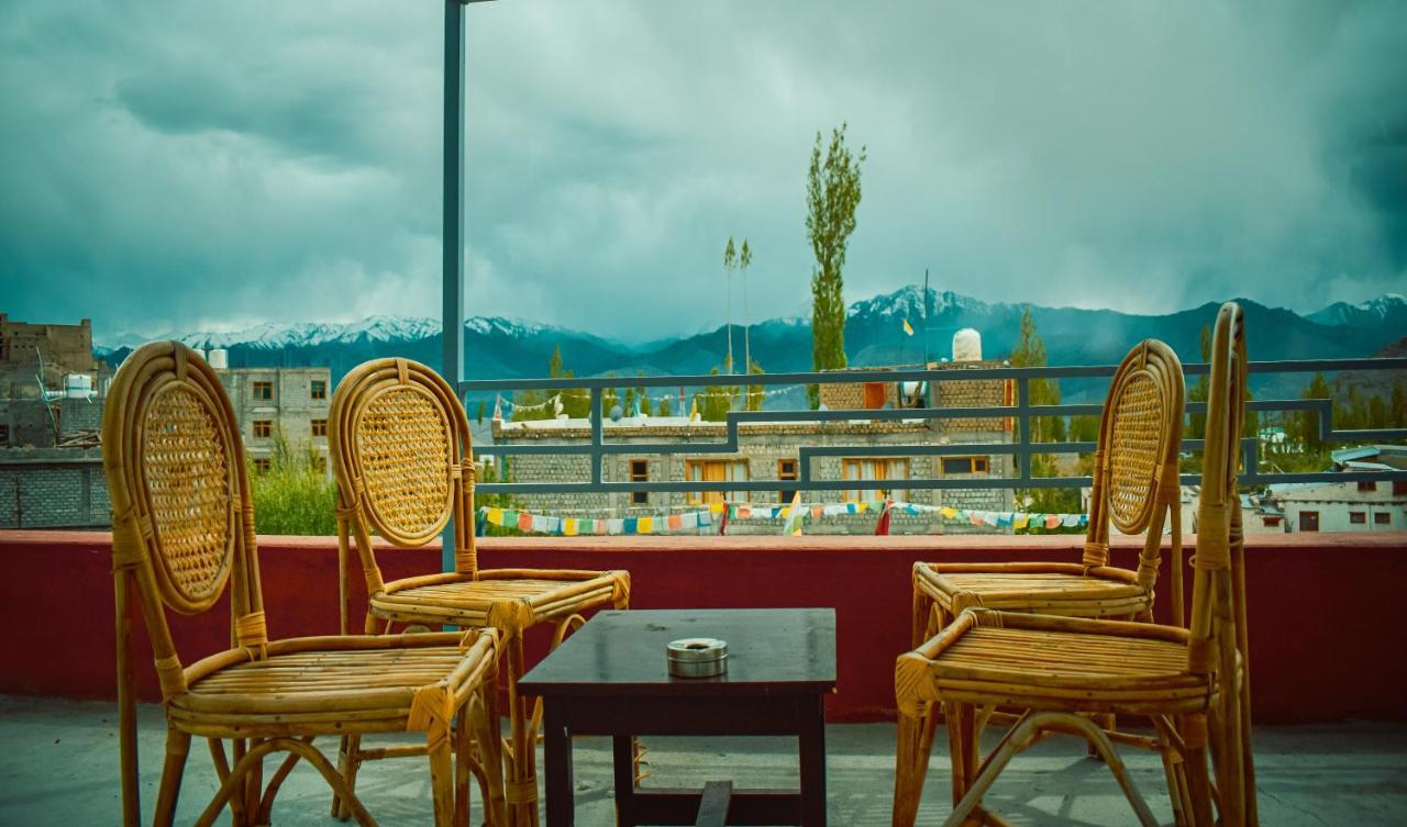 Raybo Hostel Лех Екстер'єр фото