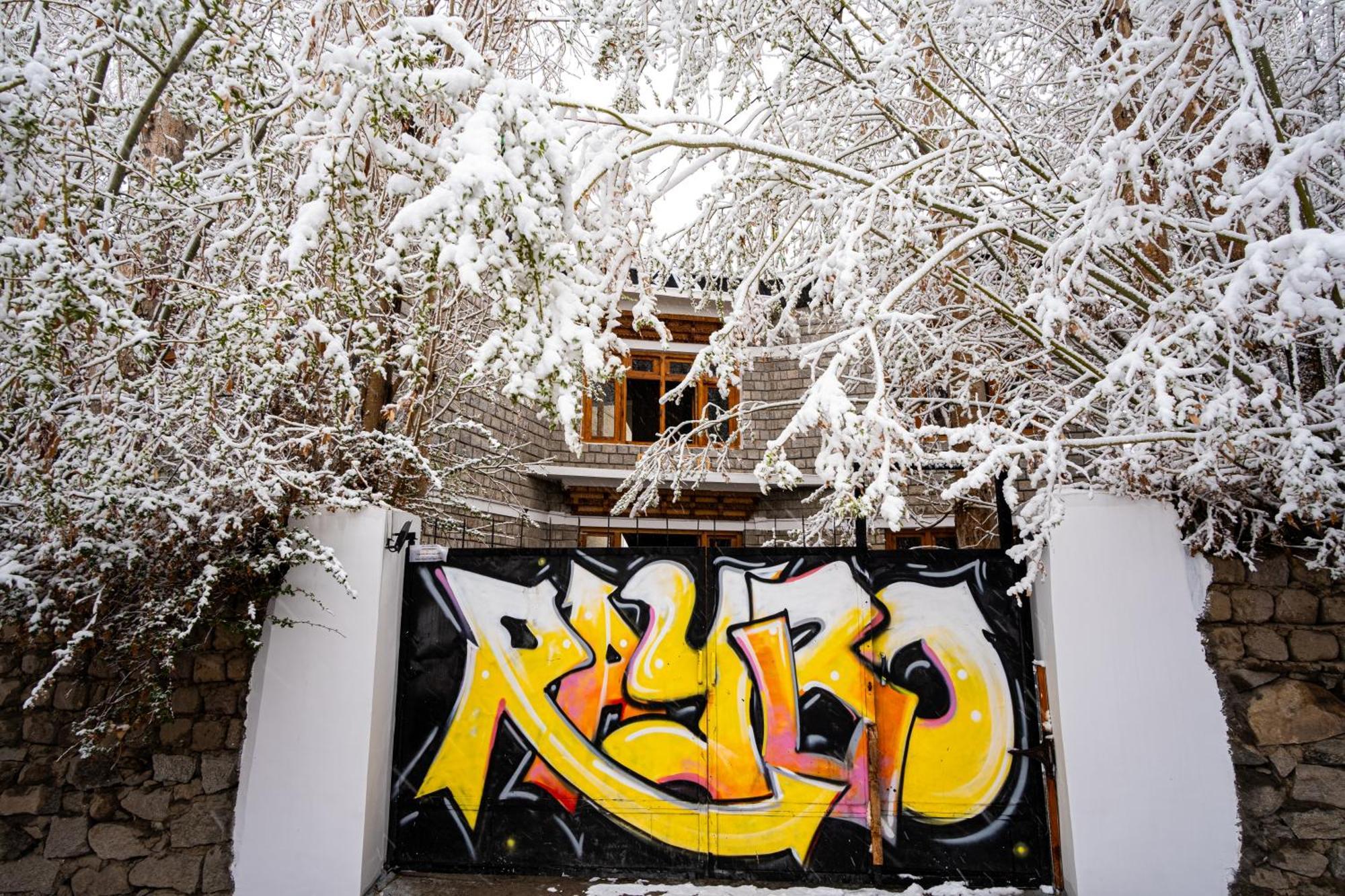 Raybo Hostel Лех Екстер'єр фото